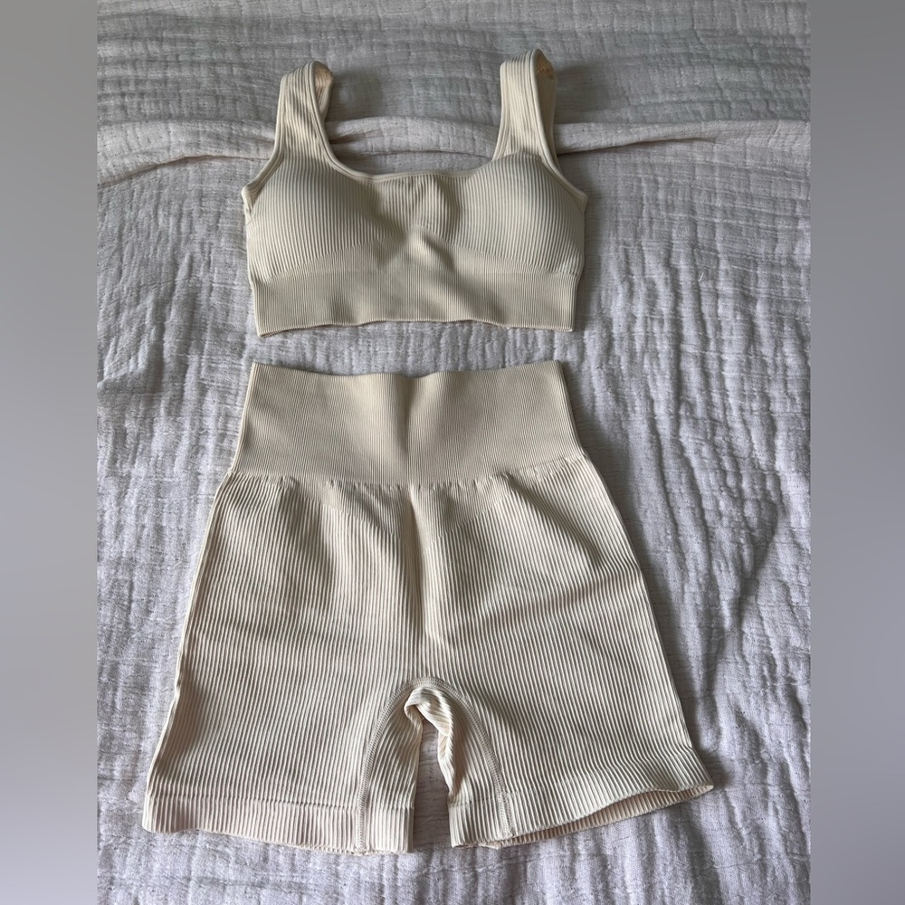Amazon. Workout set. Ivory